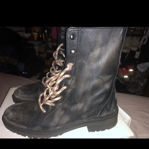 New Zara Distressed Boot size 40